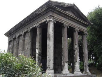 ポルトゥヌス神殿  （https://ja.wikipedia.org）