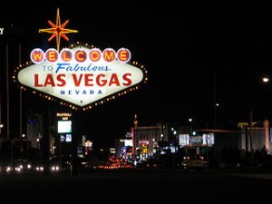 ラスベガス・ストリップにある 「Welcome to Fabulous Las Vegas」の看板 (http://www.weblio.jpより)