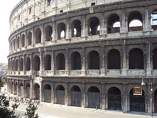 ローマ時代の建築　コロッセウム(wikipedia.orgより)
